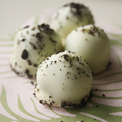 Oreo Truffles. Delicious and unbelievably easy to create.