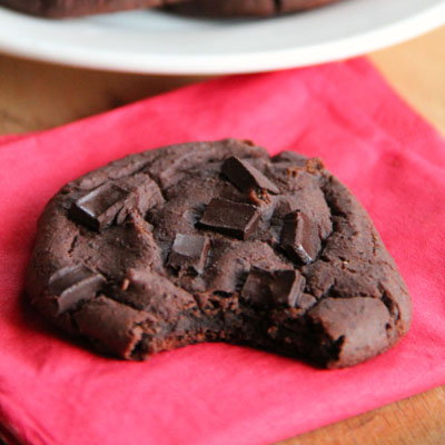 These chocolate brownie cookies are so secretly healthy that no one will ever know. And yes, they are healthy enough to eat for breakfast.