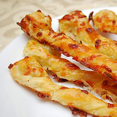 10 Holiday Appetizers to Whet Your Appetite: A compilation of some appetizers to serve up this holiday season!