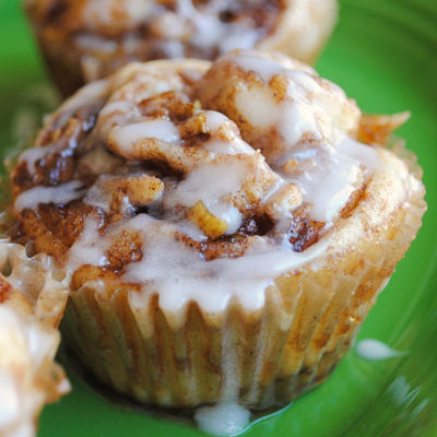 Apple Cinnamon Roll Cupcakes - a fall treat perfect for brunch or dessert!