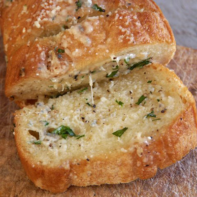 Gorgonzola Garlic Bread