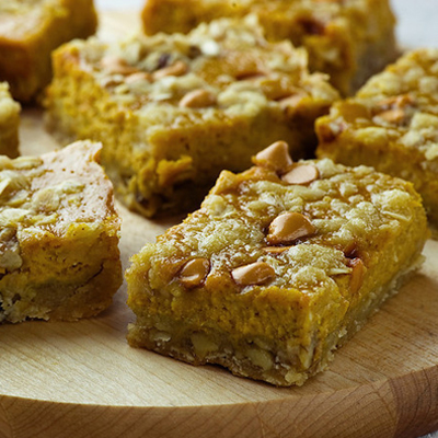 It's an oatmeal cookie! It's pumpkin pie! It's pumpkin pie bars, just in time for fall!