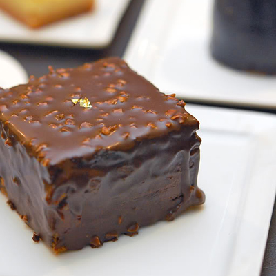 This is definitely a ferrero rocher cake.