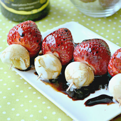 Balsamic Strawberry-Mozzarella Bites