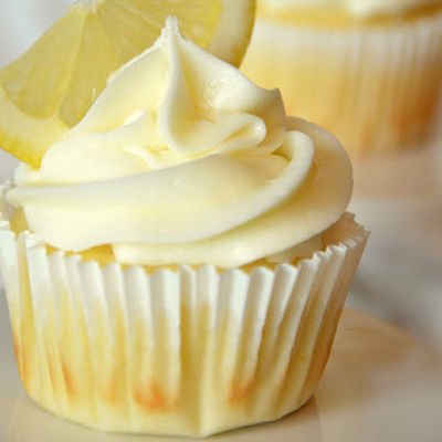 Limoncello cupcakes (lemon cupcake base + lemon curd filling + lemon buttercream).