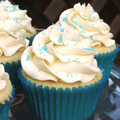 Vanilla Cupcakes with Buttercream Frosting