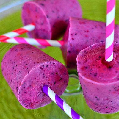Greek Yogurt Berry Smoothie Pops - Perfect Summertime Treat! And SO EASY to MAKE!