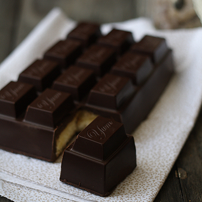 Chocolate Bar Cake! Looks like a chocolate bar but there's a cake inside!