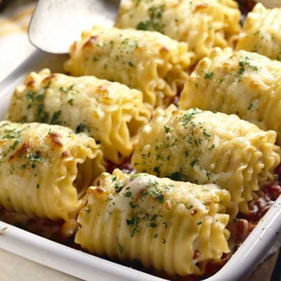 Chicken and Cheese Lasagna Roll-Ups