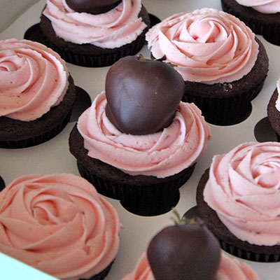 Chocolate Covered Strawberry Cupcakes