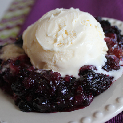 Crock Pot Berry Cobbler - all things considered, it's a pretty healthy recipe and looks yummy.