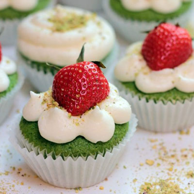 Spinach Cake Cupcakes with Lemon Buttercream Frosting - spinach creates the vivid color and kids will never know!