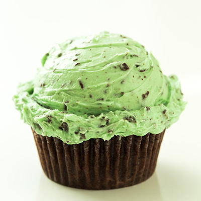 Chocolate Cupcakes with Fluffy Mint Chocolate Chip Buttercream Frosting... must make!