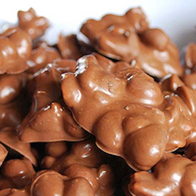 Easy to Make Crockpot Candy. Great for Christmas gifts, only 4 ingredients. The slow cooker does everything for you, and it’s delicious!