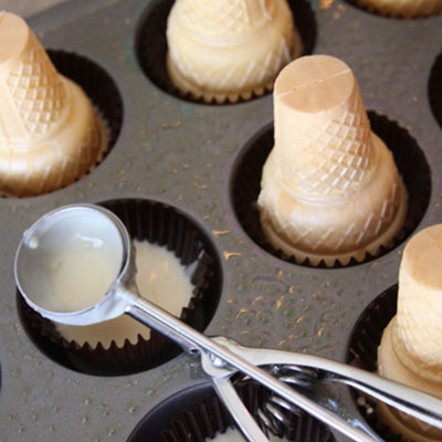 Icecream-Cone-Cupcake - This is the perfect way to make them! So much easier than filling the cones with batter and hoping they dont fall over in the oven.