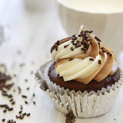 Nutella Cupcakes: Cupcakes with Triple Cream Cheese Frosting