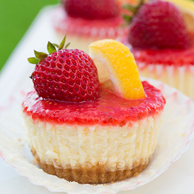 Strawberry Lemonade Cheesecake Cupcakes