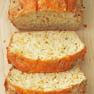 Cheesy beer quick bread - Pinner Said: I make this on special occasions since it's soooo delicious you can't stop eating it!