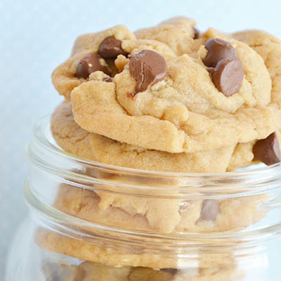 World's Best Peanut Butter Chocolate Chip Cookies ~ These cookies come out so soft and have a really great flavor and texture. Just enough peanut butter to chocolate ratio... Delish!