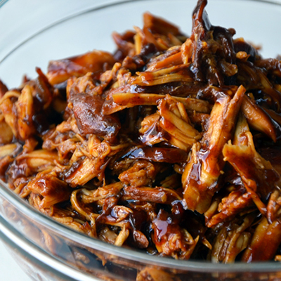 SLOW COOKER HONEY GARLIC CHICKEN "It’s just like getting takeout from the local Chinese restaurant, except rather than waiting on the delivery guy, your dinner is waiting on you."