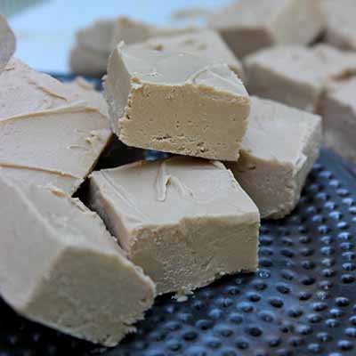 Caramel Apple Fudge: 2 ingredients