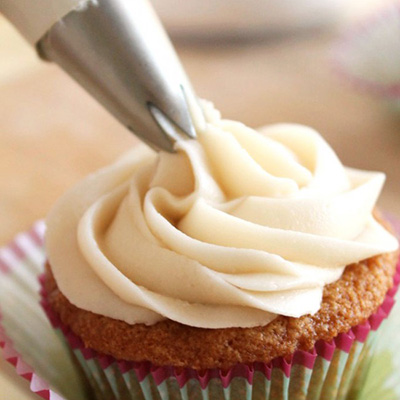 How to Frost the Perfect Cupcake