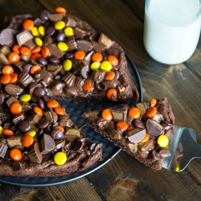 Peanut Butter Brownie Pizza