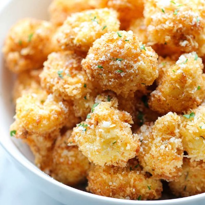 Parmesan Cauliflower Bites ~ Crisp, crunchy cauliflower bites that even the pickiest of eaters will love. Perfect as an appetizer or snack! Crispy and delicious, and simple to make. Great recipe!